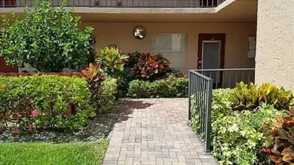 1 bedroom 2 bath Residential Lease for rent at 370 NW 76th Avenue # 104, Margate FL 33063
