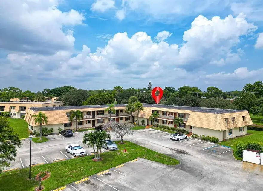 2 bedroom 2 bath Residential for sale at 4151 Oak Terrace Drive # 4151, FL 33463