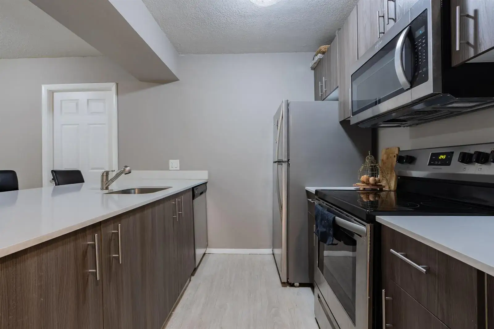2 bedroom 2 bath Residential Lease for rent at 8100 Geneva Court # 238, Doral FL 33166