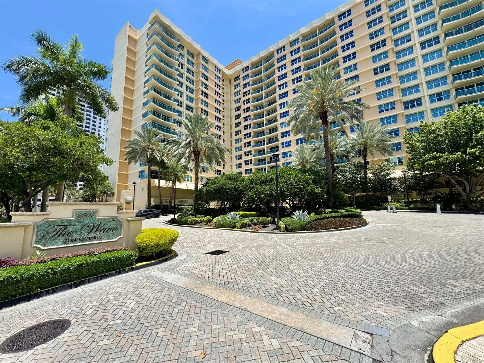 2 bedroom 2 bath Residential Lease for rent at 2501 S Ocean Drive # 326, Hollywood FL 33019