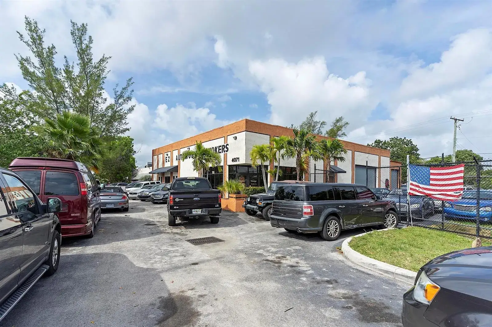 Commercial Sale for sale at 4071 N Dixie Highway, Deerfield Beach FL 33064