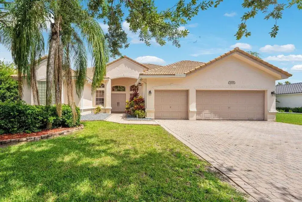 4 bedroom 3 bath Residential for sale at 5005 NW 57th Terrace, Coral Springs FL 33067