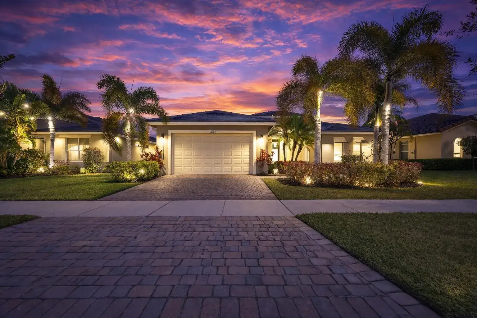 3 bedroom 3 bath Residential for sale at 11555 SW Apple Blossom Trail, FL 34987