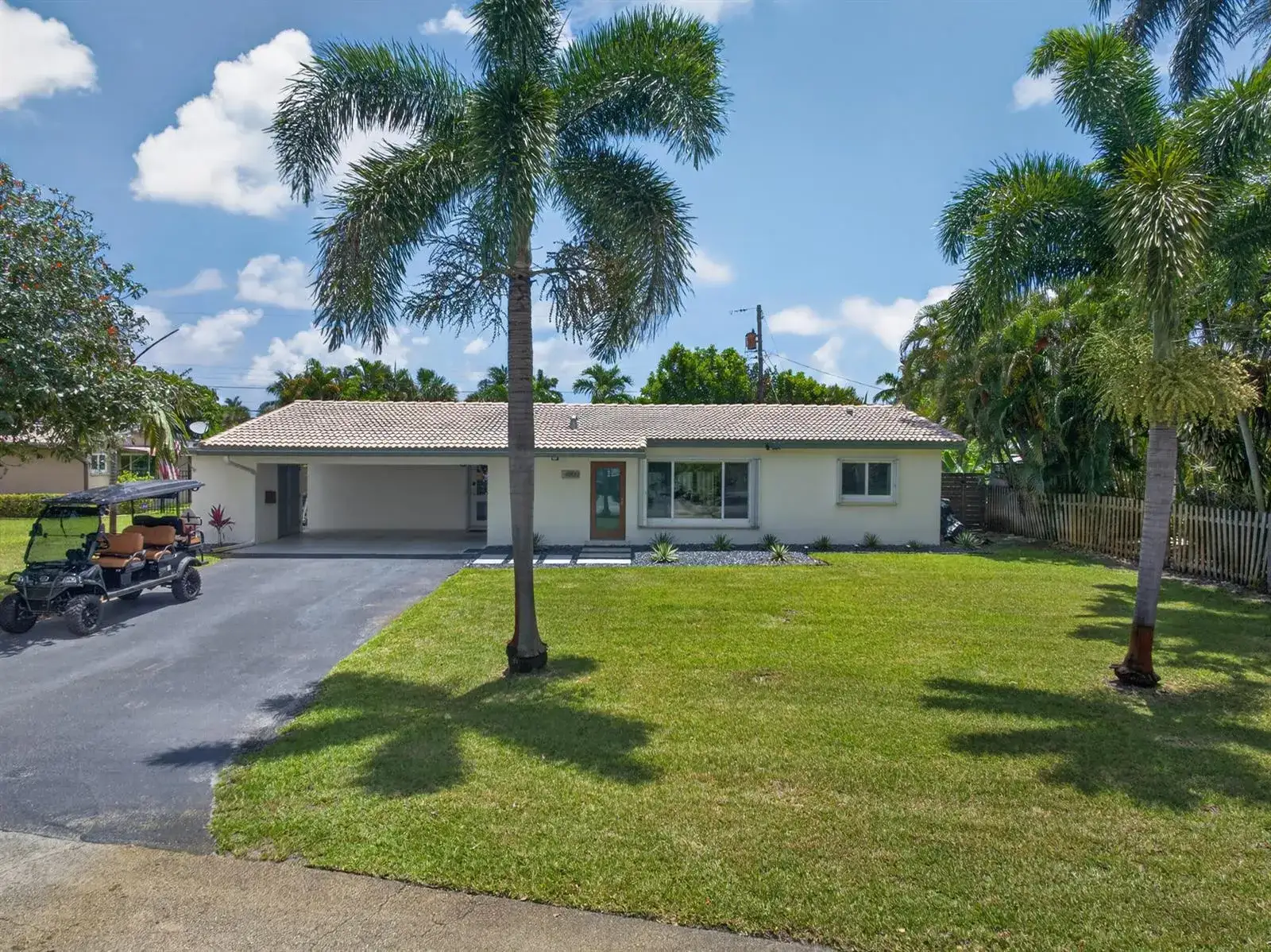3 bedroom 2 bath Residential for sale at 4800 NE 15th Terrace, Oakland Park FL 33334