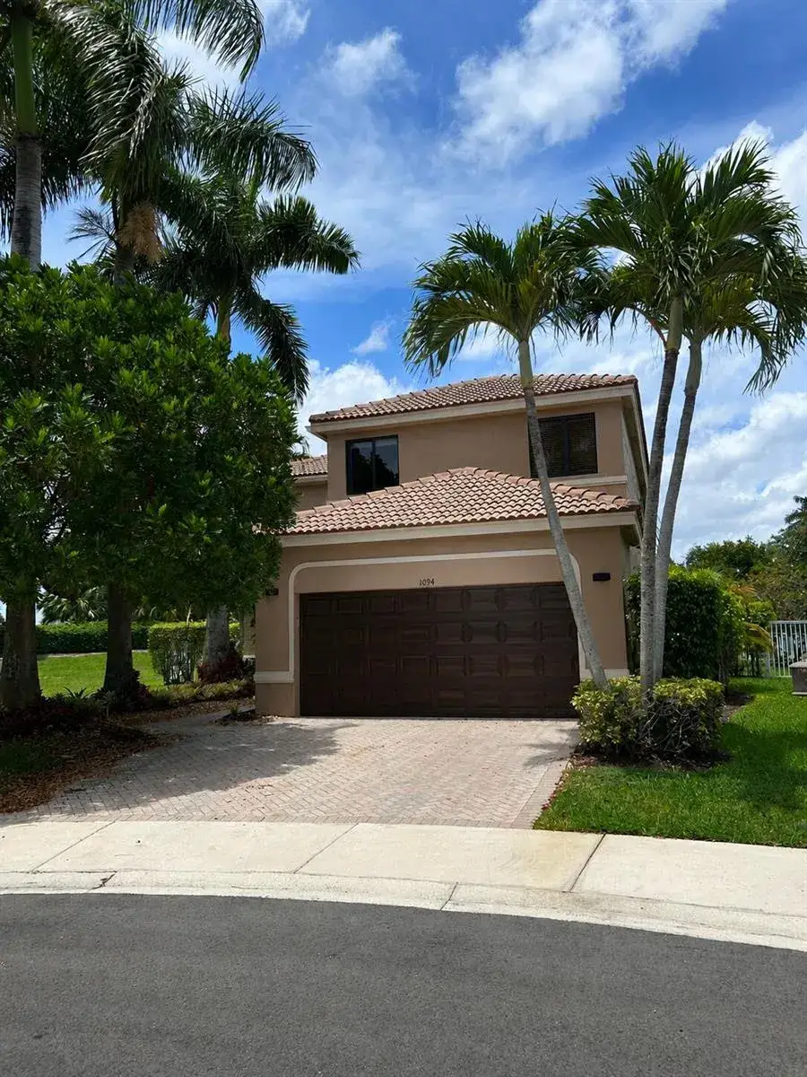 5 bedroom 4 bath Residential Lease for rent at 1094 Bluewood Terrace, Weston FL 33327