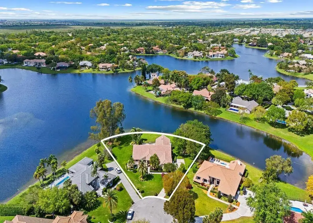 4 bedroom 3 bath Residential for sale at 7511 Brigantine Lane, Parkland FL 33067