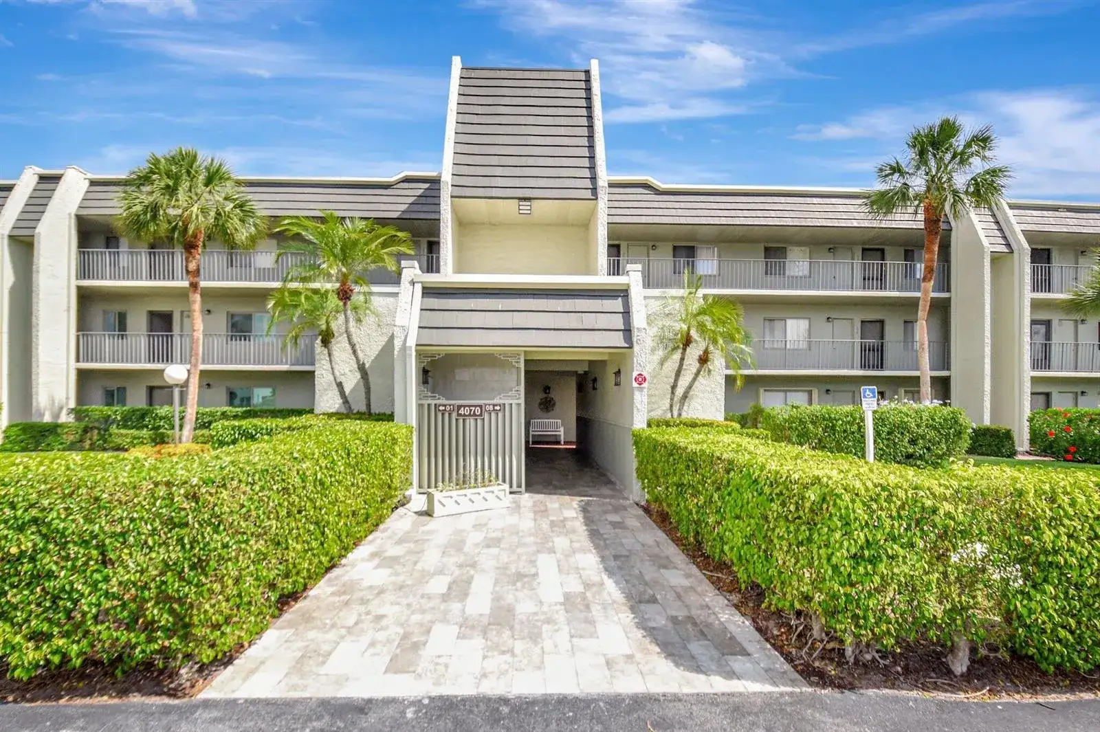 2 bedroom 2 bath Residential Lease for rent at 4070 Tivoli Court # 307, Lake Worth FL 33467