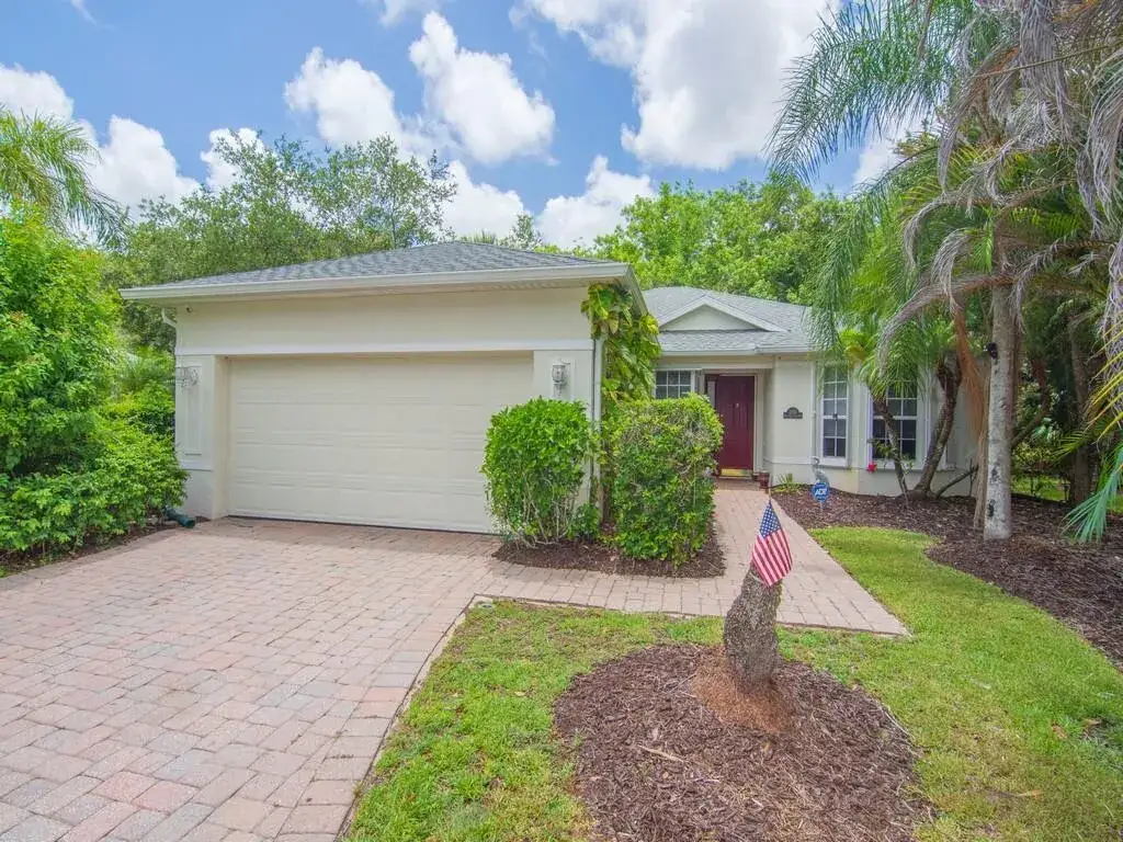 2 bedroom 2 bath Residential for sale at 3830 Nags Head Place SW, Vero Beach FL 32968