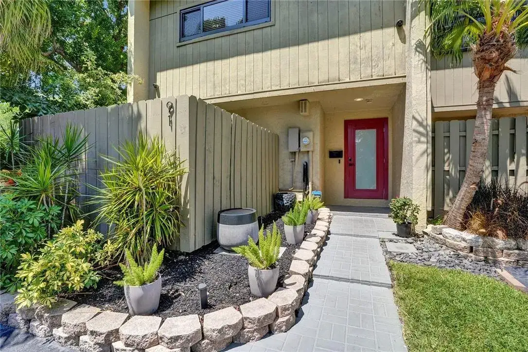 2 bedroom 2 bath Residential Lease for rent at 91 NE 17th Court, Fort Lauderdale FL 33305