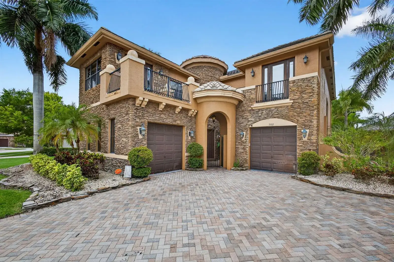 4 bedroom 4 bath Residential Lease for rent at 3501 Collonade Drive, Wellington FL 33449