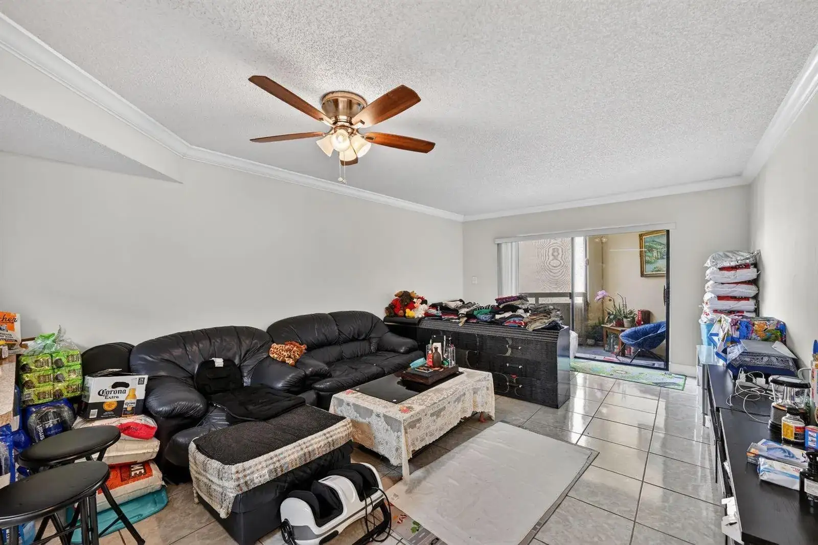 1 bedroom 1 bath Residential for sale at 8290 Lake Drive # 305, Doral FL 33166