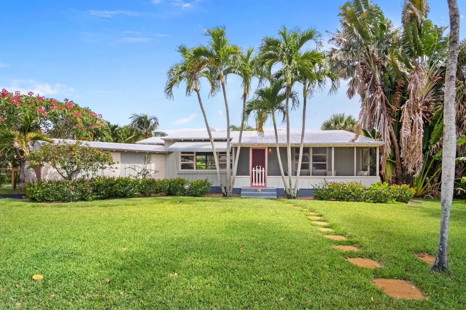 3 bedroom 2 bath Residential Lease for rent at 15 N Swinton Circle, Delray Beach FL 33444