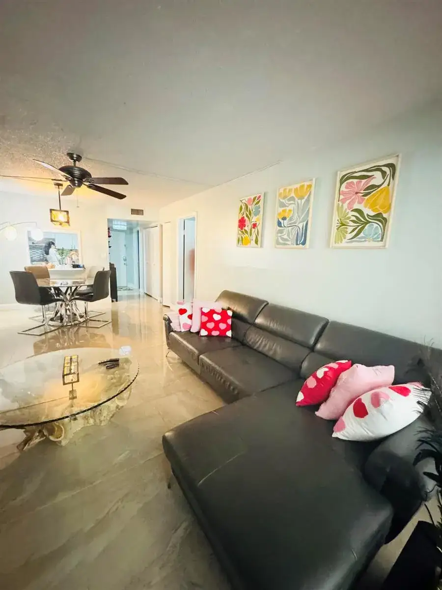 1 bedroom 1 bath Residential for sale at 9370 SW 8th Street # 117, Boca Raton FL 33428