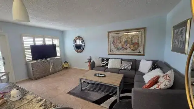 2 bedroom 2 bath Residential for sale at 4030 Rexford B, Boca Raton FL 33434