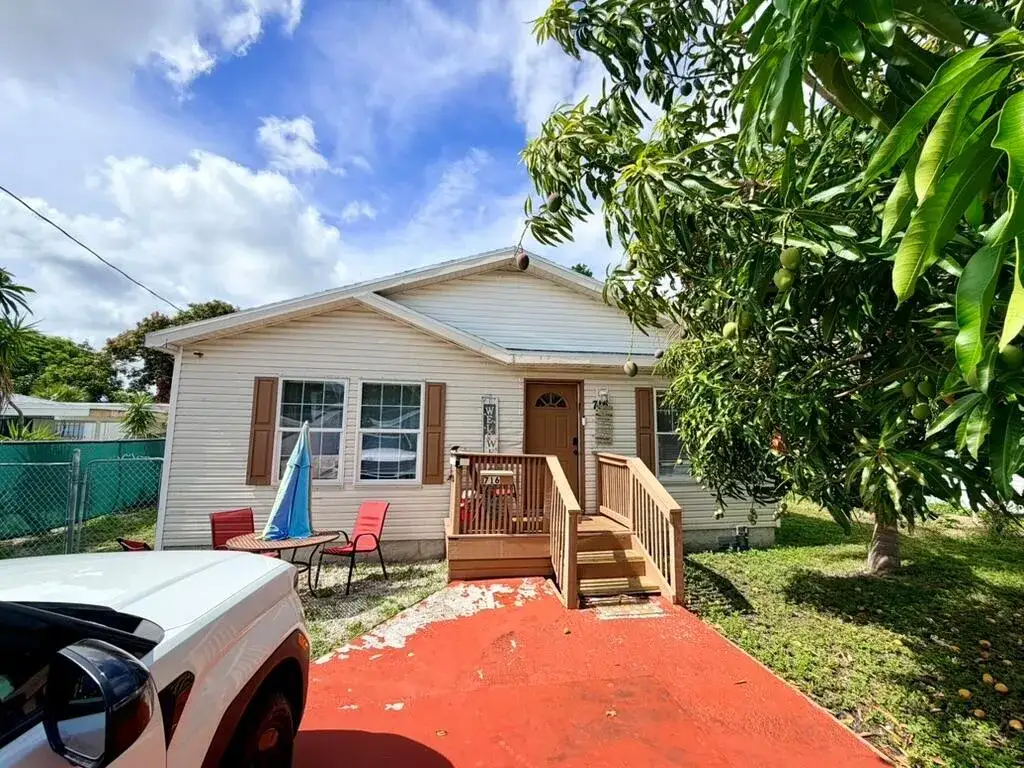 4 bedroom 2 bath Residential Lease for rent at 716 21st Street, West Palm Beach FL 33407