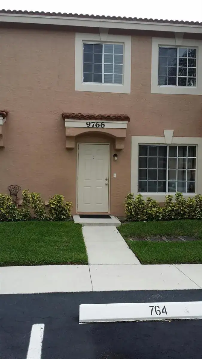 3 bedroom 2 bath Residential Lease for rent at 9766 Kamena Circle, Boynton Beach FL 33436