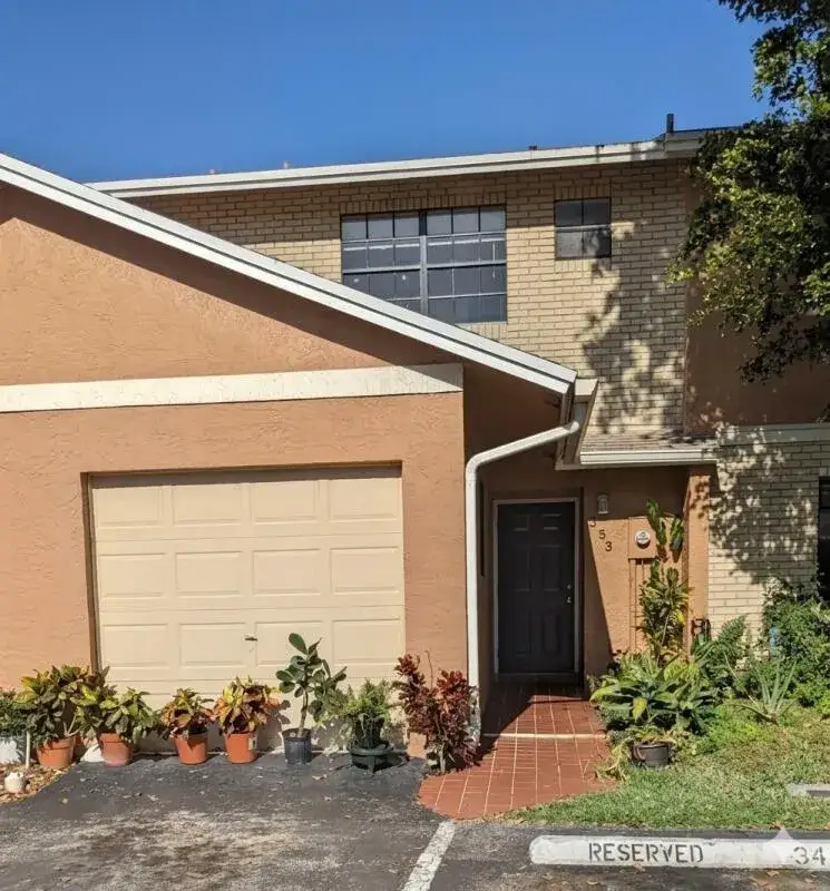 2 bedroom 2 bath Residential Lease for rent at 353 NW 103rd Terrace, Pembroke Pines FL 33026
