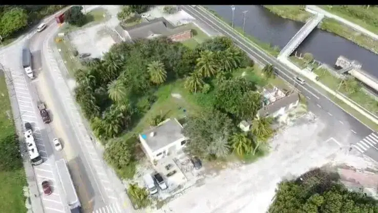 Commercial Sale for sale at 37121 E Main Street, Canal Point FL 33438