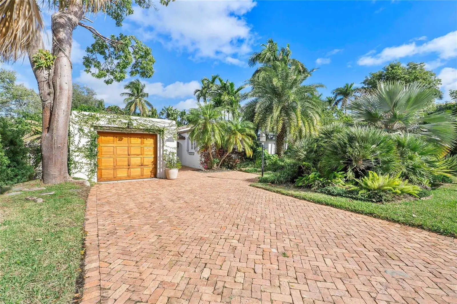 3 bedroom 2 bath Residential Lease for rent at 1615 SE 4th Street, Fort Lauderdale FL 33301