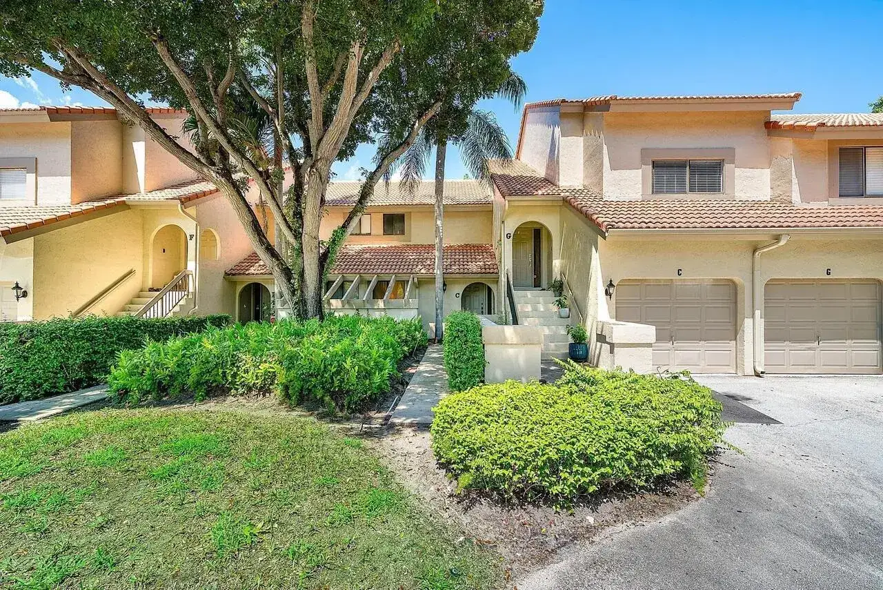2 bedroom 2 bath Residential Lease for rent at 5520 Coach House Circle # G, Boca Raton FL 33486