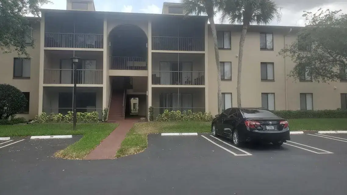 2 bedroom 2 bath Residential Lease for rent at 203 Foxtail Drive # B3, FL 33415