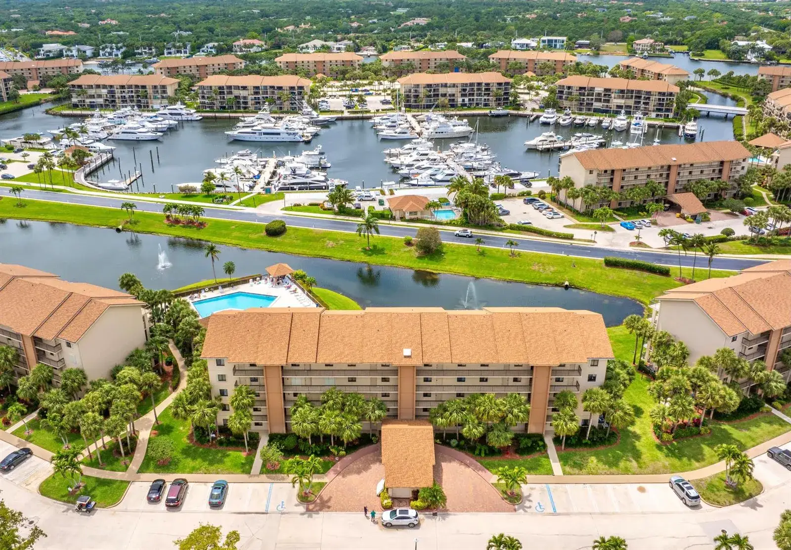 2 bedroom 2 bath Residential Lease for rent at 601 Seafarer Circle # 104, Jupiter FL 33477