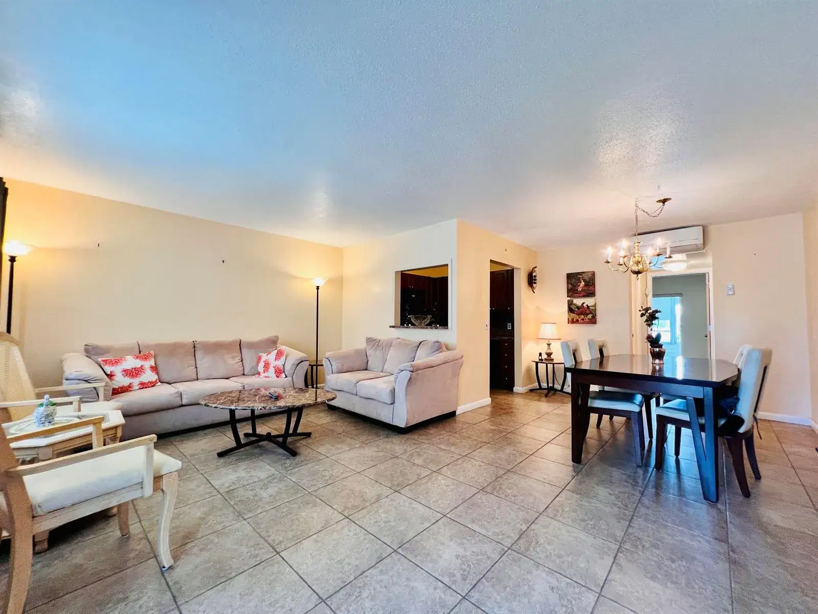 1 bedroom 1 bath Residential for sale at 142 Cambridge F, West Palm Beach FL 33417