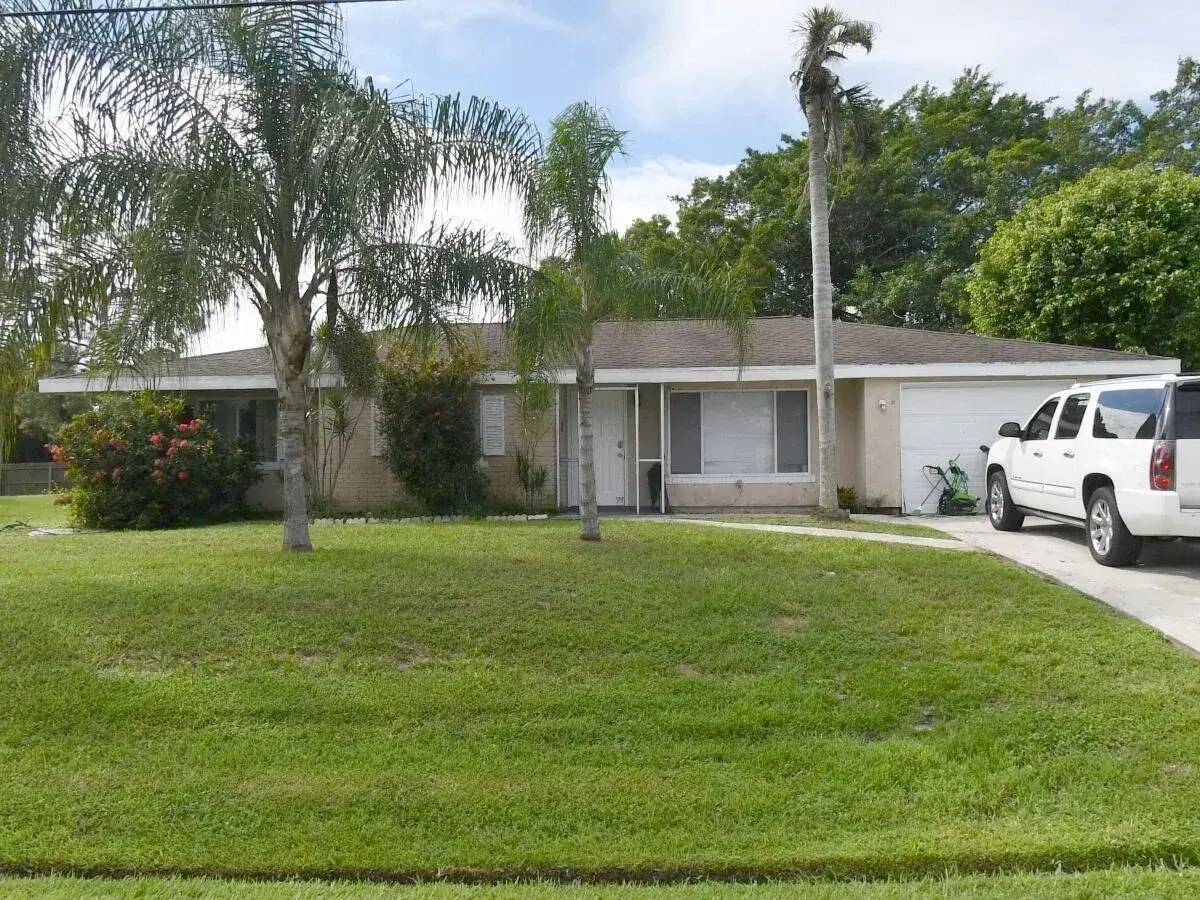 3 bedroom 2 bath Residential Lease for rent at 366 SE Evans Avenue, Port St. Lucie FL 34984