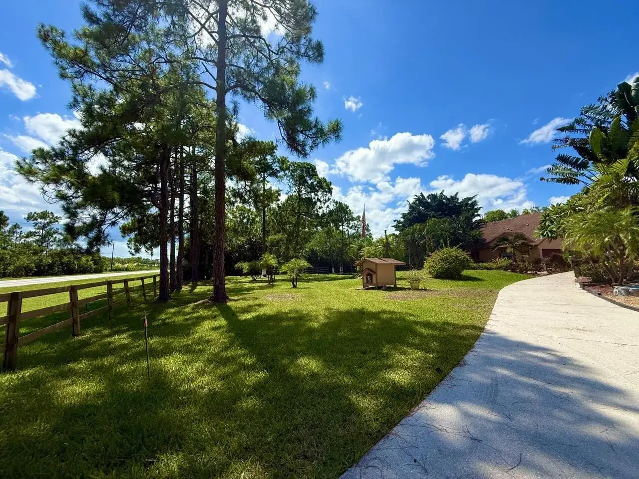 3 bedroom 2 bath Residential Lease for rent at 14765 Northlake Boulevard, FL 33412