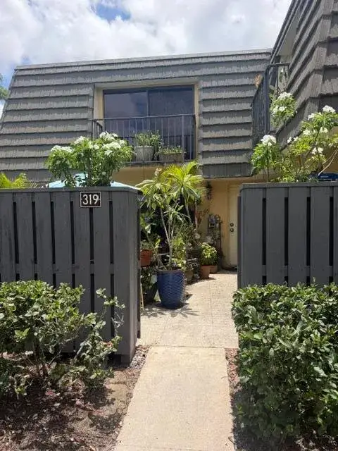 2 bedroom 2 bath Residential for sale at 319 3rd Way, West Palm Beach FL 33407