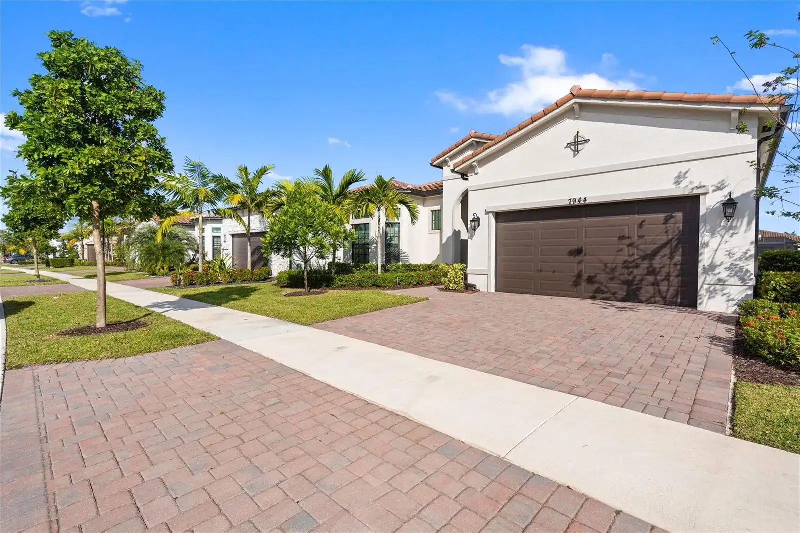 3 bedroom 2 bath Residential for sale at 7944 Ironwood Way, Parkland FL 33067