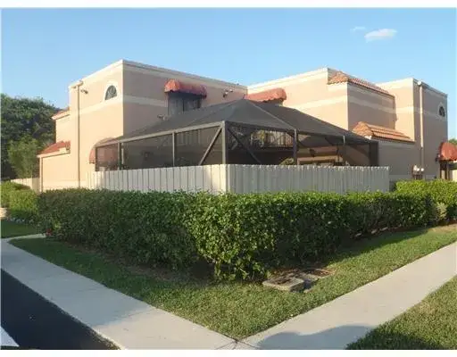 3 bedroom 3 bath Residential Lease for rent at 6134 Seven Springs Boulevard # 40d, FL 33463