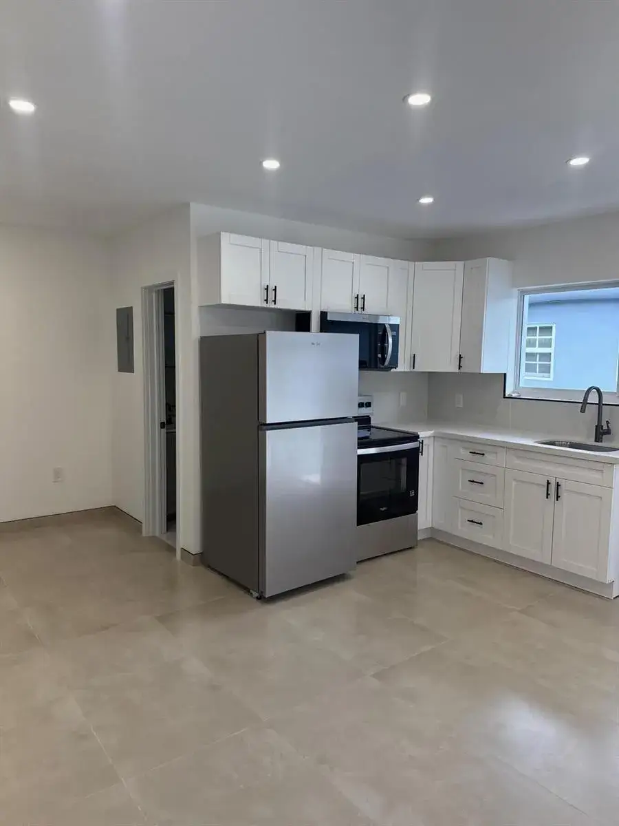 2 bedroom 1 bath Residential Lease for rent at 1235 Normandy Drive # 10, Miami Beach FL 33141