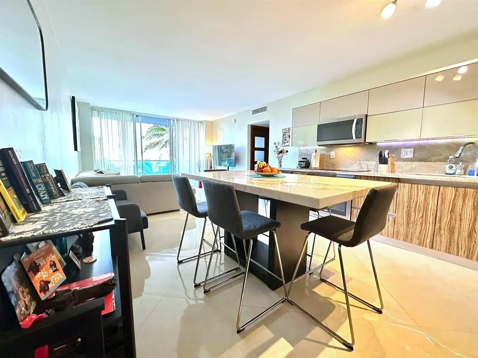 2 bedroom 1 bath Residential for sale at 4001 S Ocean Drive # 3h, Hollywood FL 33019