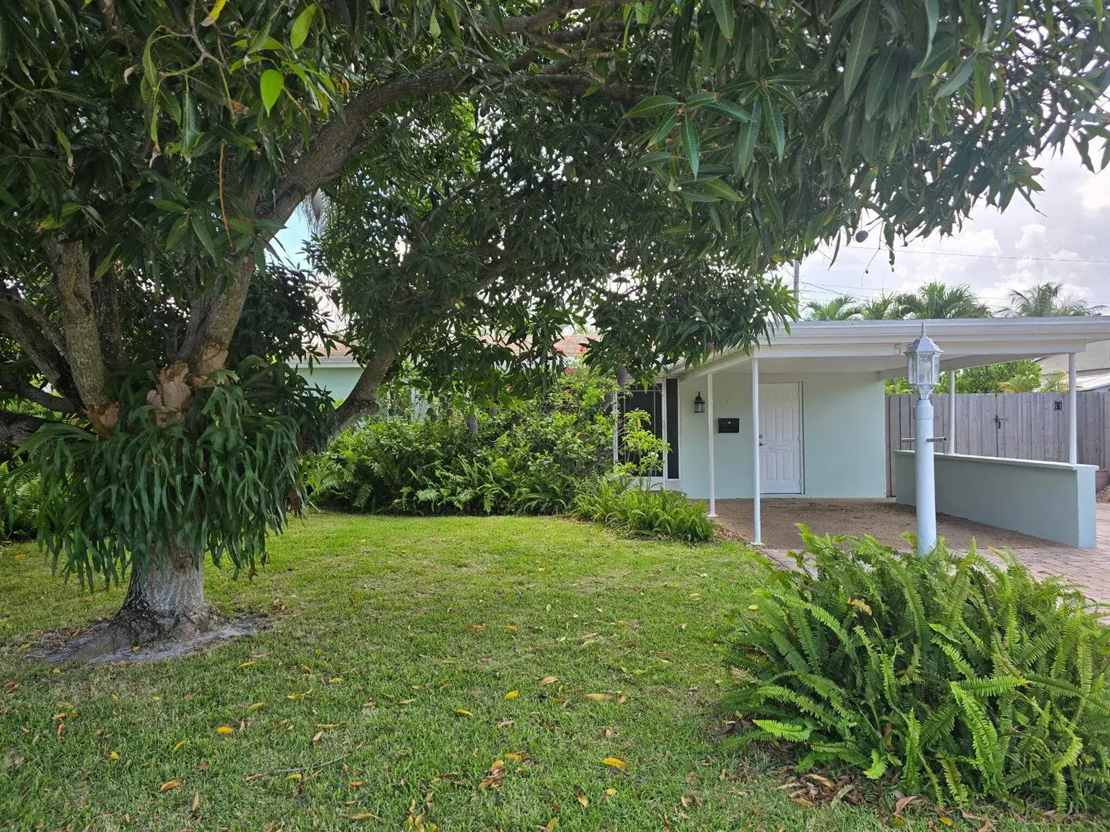3 bedroom 2 bath Residential for sale at 5631 NE 5th Terrace, Oakland Park FL 33334
