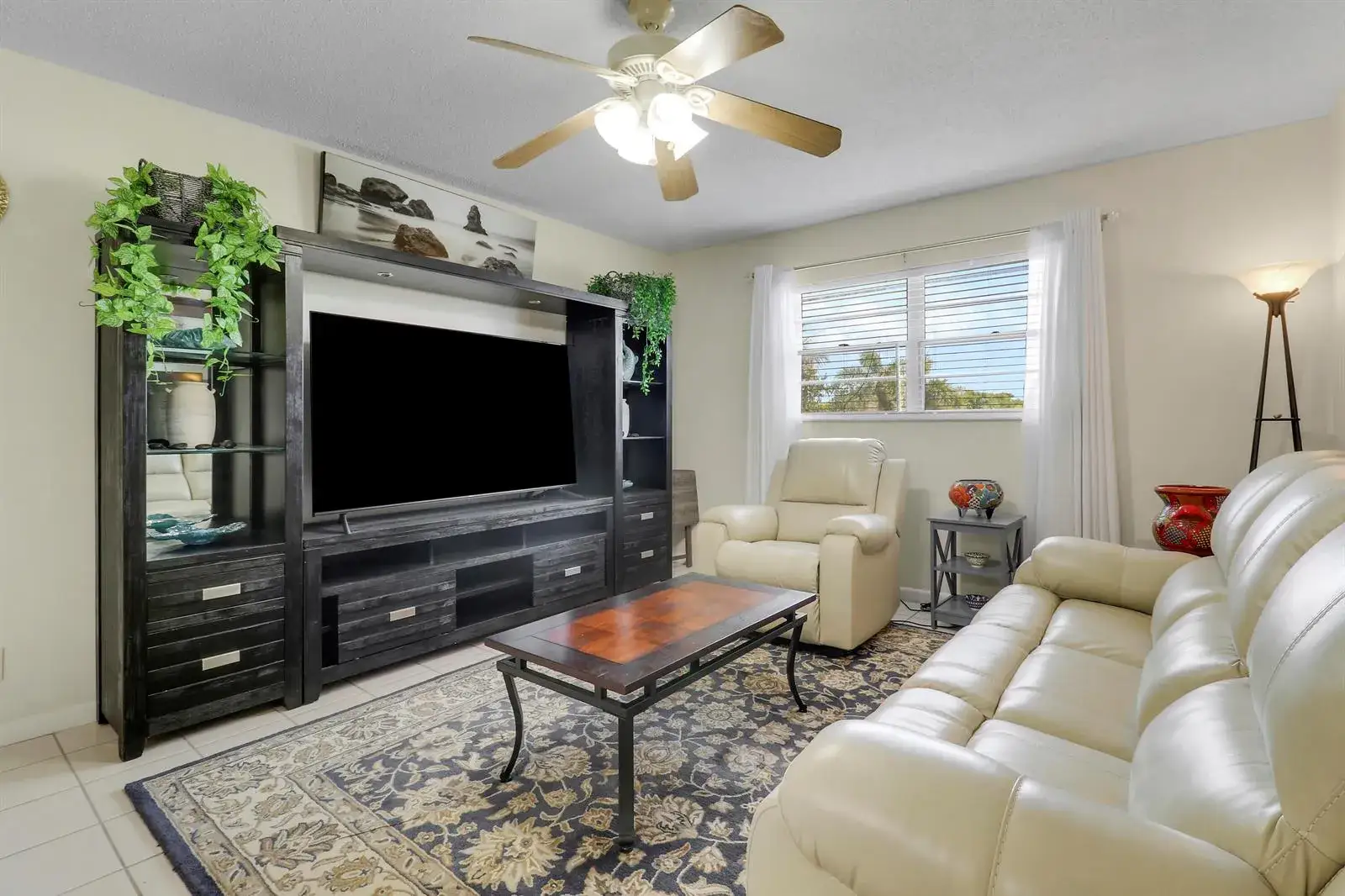 2 bedroom 1 bath Residential Lease for rent at 400 Fern Street # 1c, Jupiter FL 33458