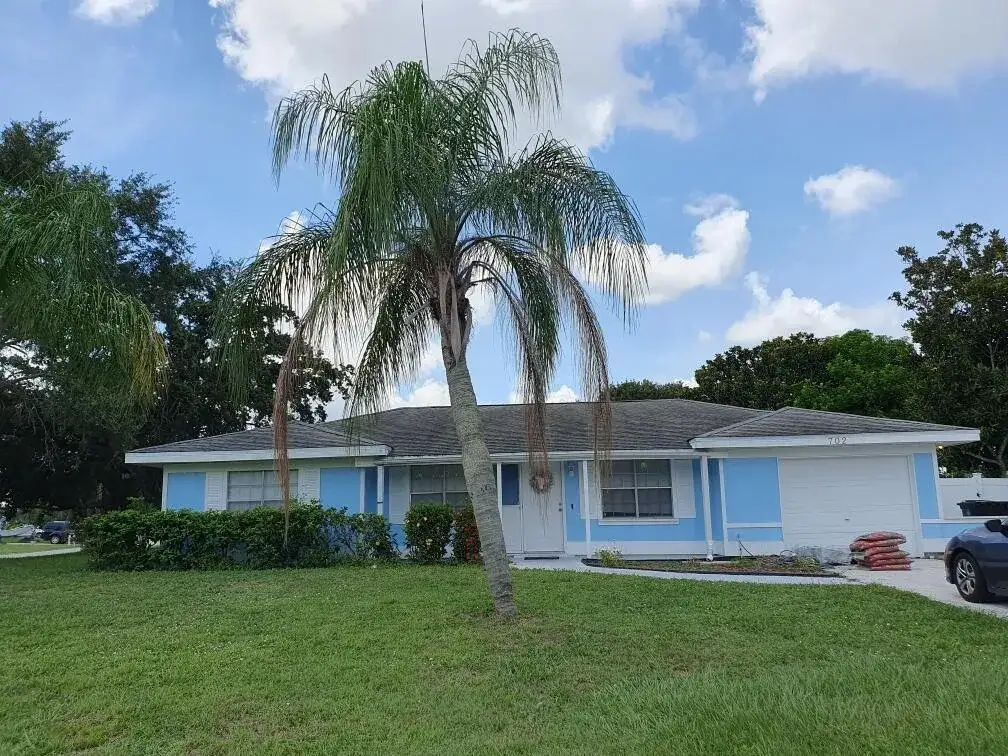 3 bedroom 2 bath Residential for sale at 702 SW Belmont Circle, Port St. Lucie FL 34953