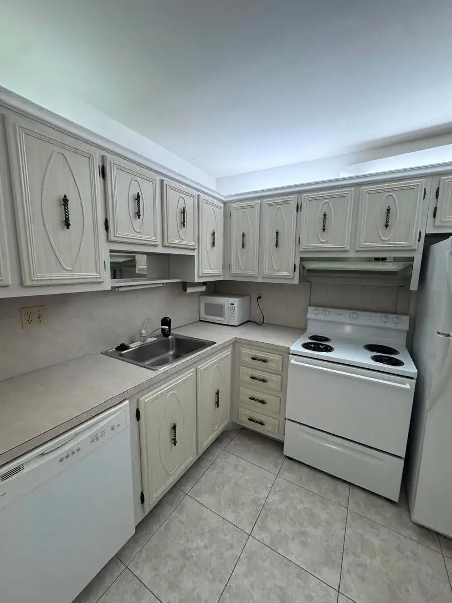 5660 SW 3rd Place # 105, Margate FL 33068