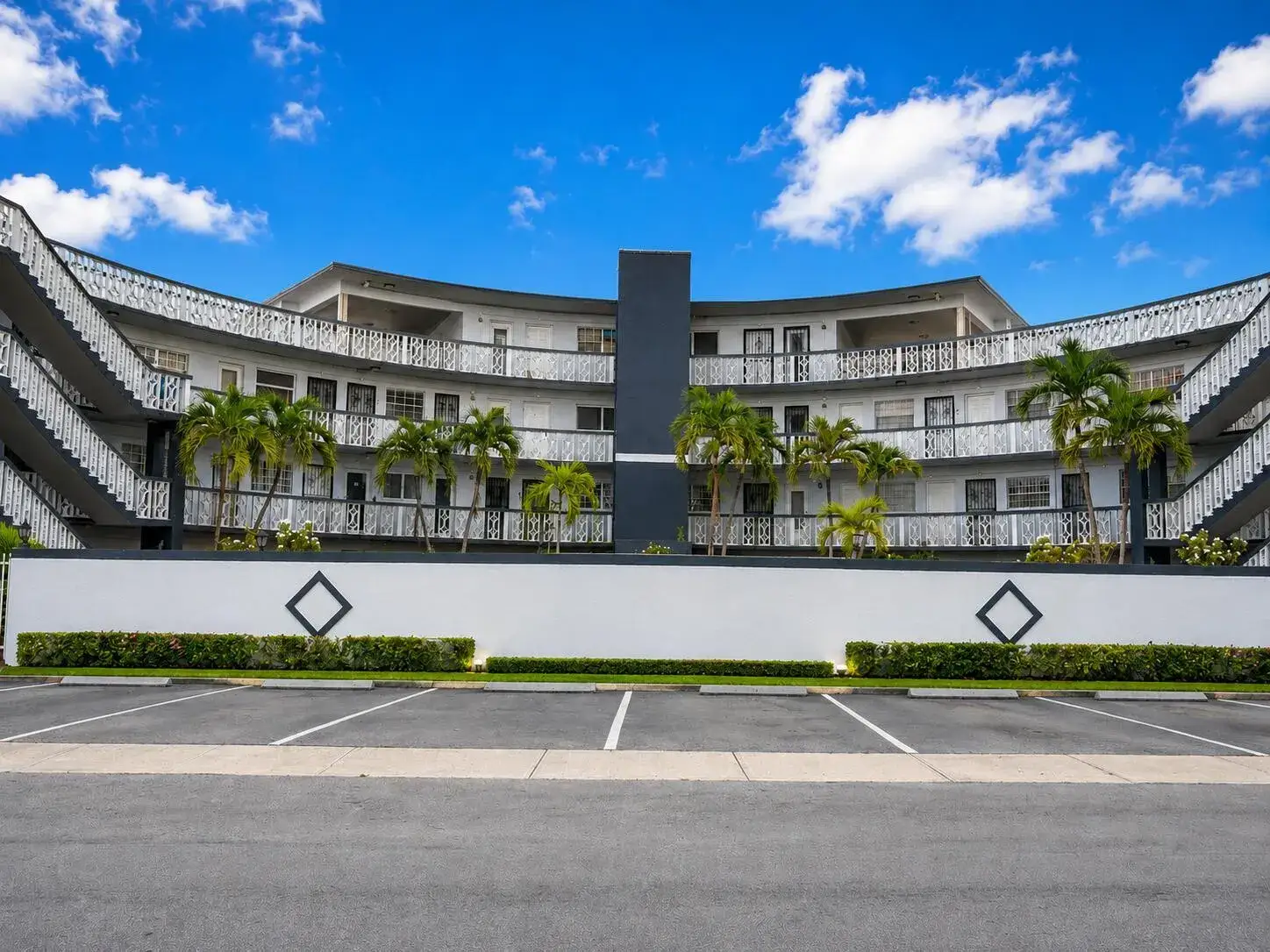 1 bedroom 1 bath Residential for sale at 11 SW 52nd Avenue # 7b, Coral Gables FL 33134