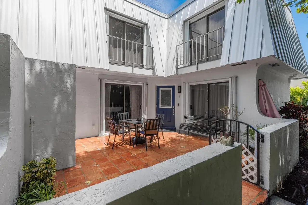 2 bedroom 2 bath Residential for sale at 106 Linda Lane # 1, Palm Beach Shores FL 33404