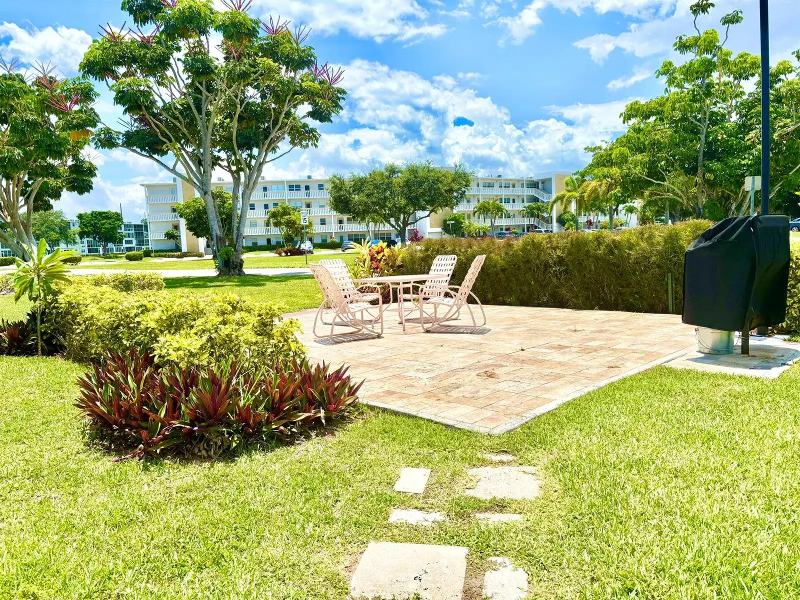 1 bedroom 1 bath Residential for sale at 4010 Harwood C # 4010, Deerfield Beach FL 33442