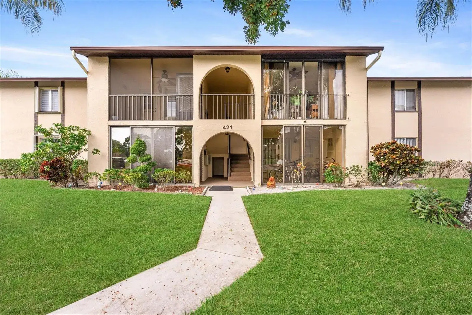 2 bedroom 2 bath Residential for sale at 421 Pine Glen Lane # A2, FL 33463