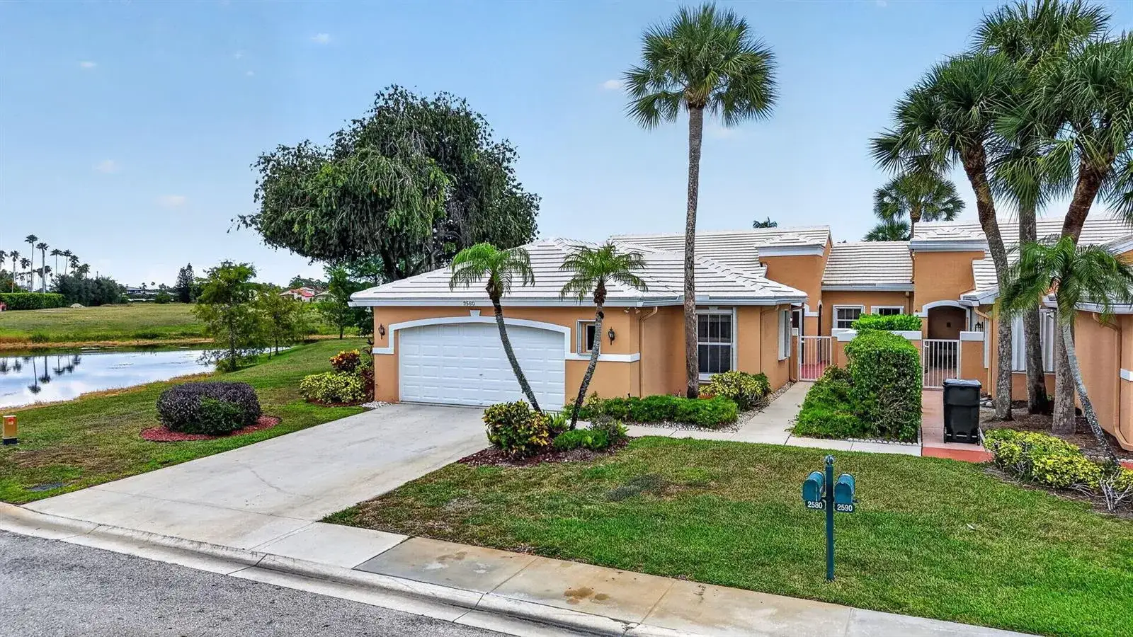 2 bedroom 2 bath Residential for sale at 2580 Neaton Court, Wellington FL 33414