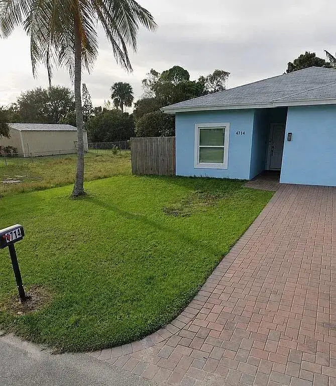 3 bedroom 2 bath Residential for sale at 4714 Alberta Avenue, FL 33417