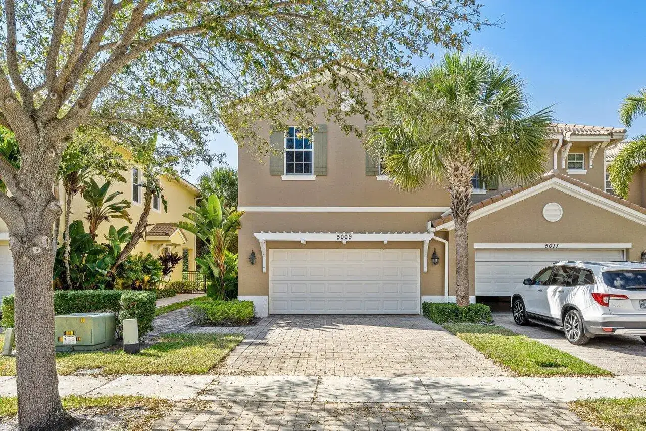 3 bedroom 2 bath Residential Lease for rent at 5009 Dulce Court, Palm Beach Gardens FL 33418