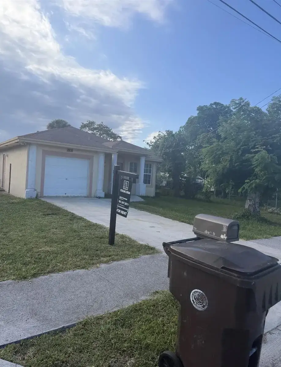 2109 Dock Street, West Palm Beach FL 33401