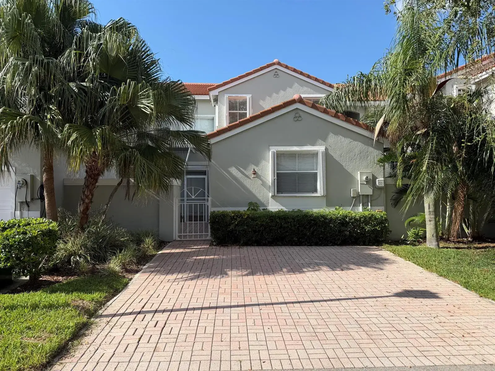 3 bedroom 3 bath Residential for sale at 940 Doveplum Court, Hollywood FL 33019