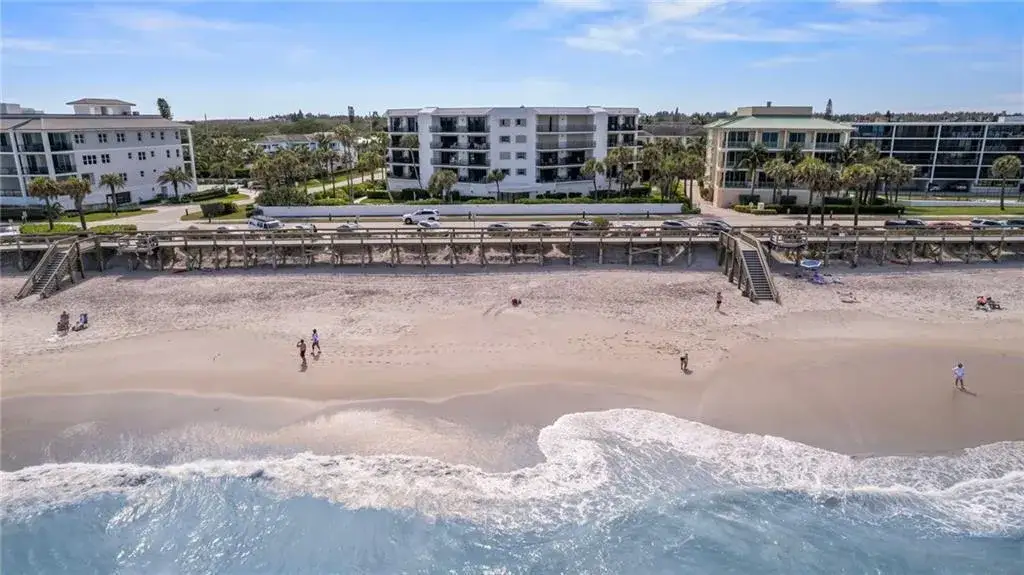 2 bedroom 2 bath Residential Lease for rent at 4101 Ocean Drive, Vero Beach FL 32963