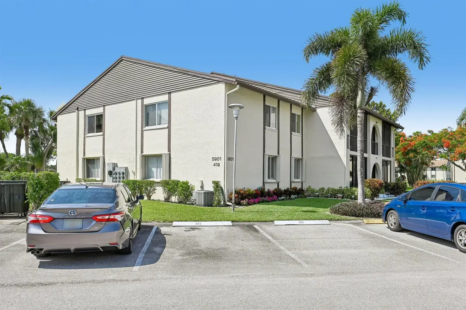 1 bedroom 1 bath Residential for sale at 5901 Whispering Pine Way # 2, FL 33463