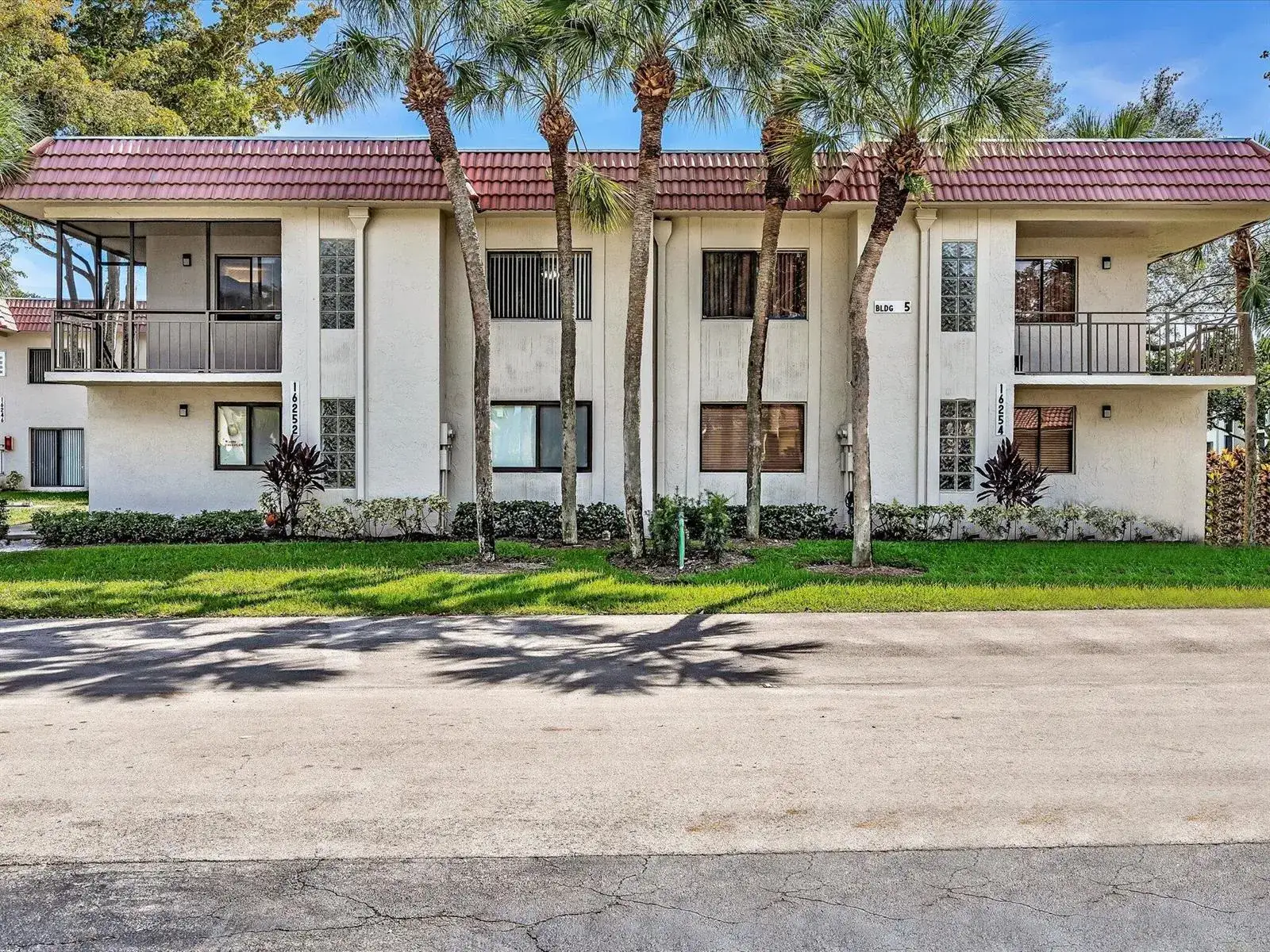 2 bedroom 2 bath Residential Lease for rent at 16252 Laurel Drive # 201, Weston FL 33326